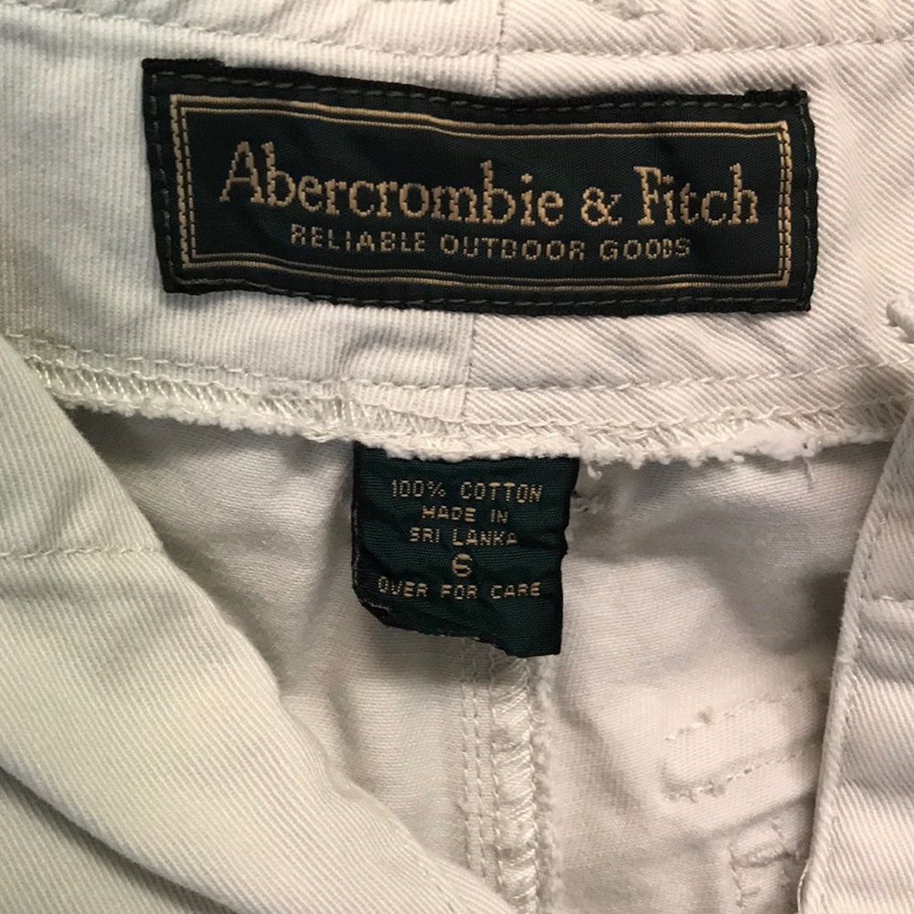 Abercrombie & Fitch Size 6 Khaki Shorts